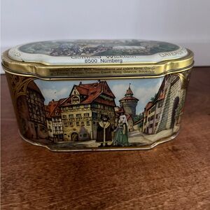 Gottfried Wicklein Vintage Spiced Cakes Tin